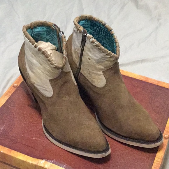 Brown suede booties sz8 - Picture 6 of 6